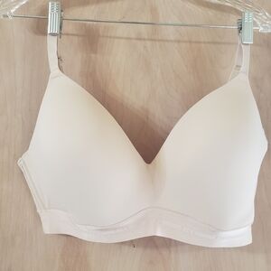 PINK Victoria's Secret Light Cream Bra